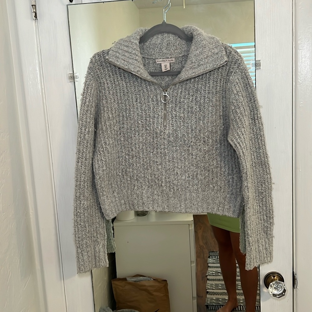Gray Pullover